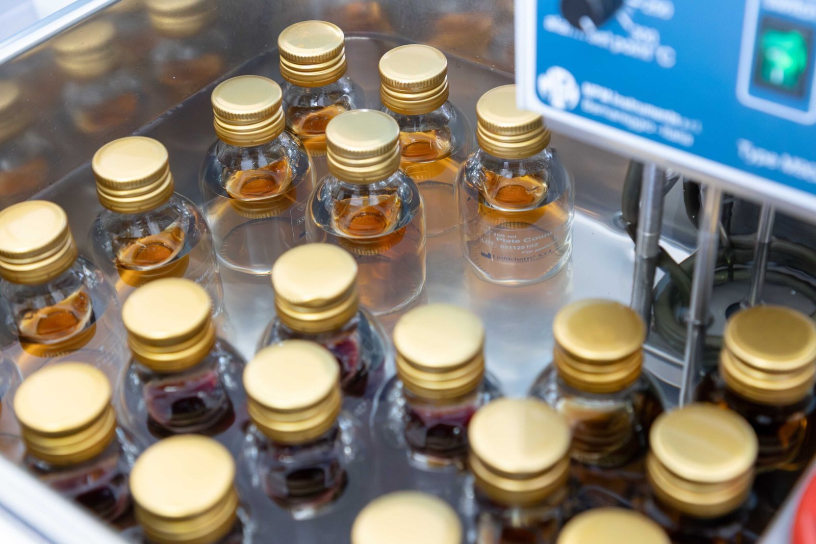 Air and emissions analysis and monitoring by L.A.C. S.r.l.